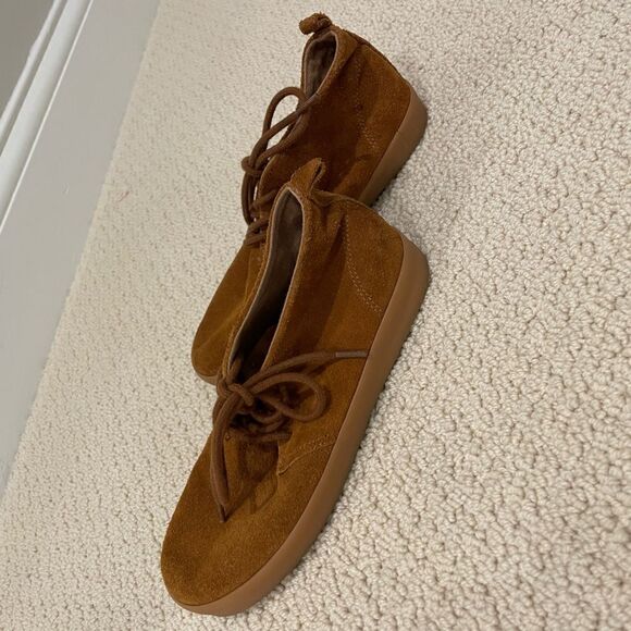 EUC Gap Boys Suede Boots Brown Sz. 2 - Picture 3 of 6